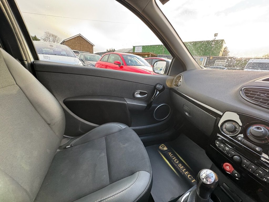 Used Renault Clio 2012 for sale - 76617505: Photo 29