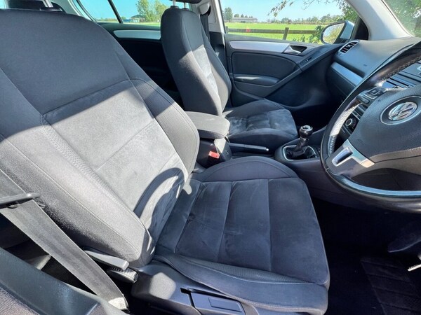 Used Volkswagen Golf 2010 for sale - 76010124: Photo 23