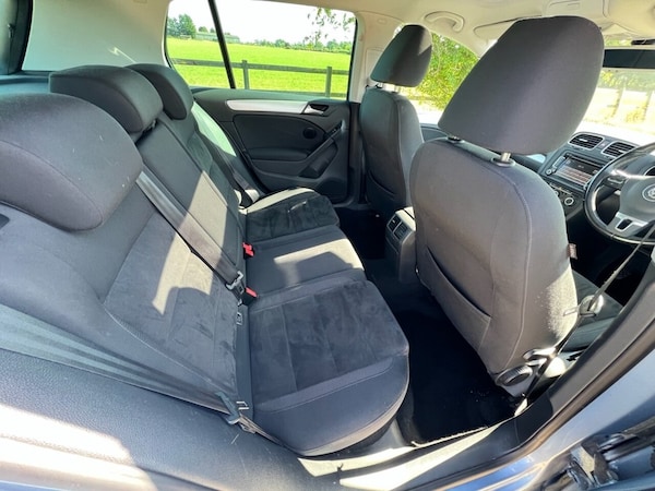 Used Volkswagen Golf 2010 for sale - 76010124: Photo 32