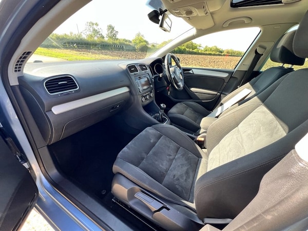 Used Volkswagen Golf 2010 for sale - 76010124: Photo 37