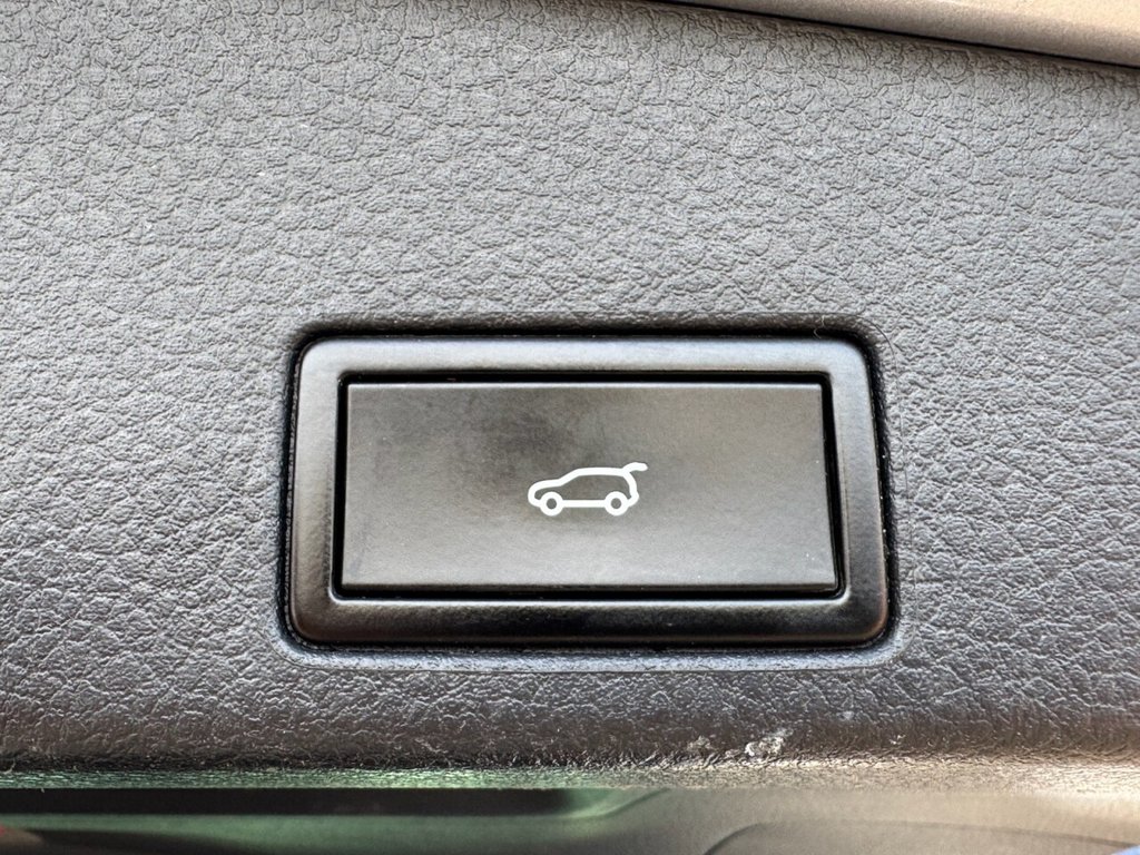 Used Volkswagen Touareg 2015 for sale - 77806694: Photo 15