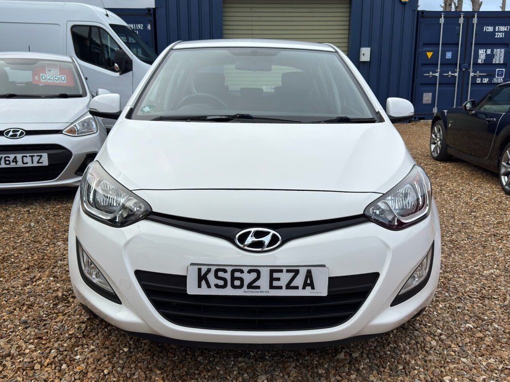 Used Hyundai i20 2013 for sale - 76632272: Photo 2
