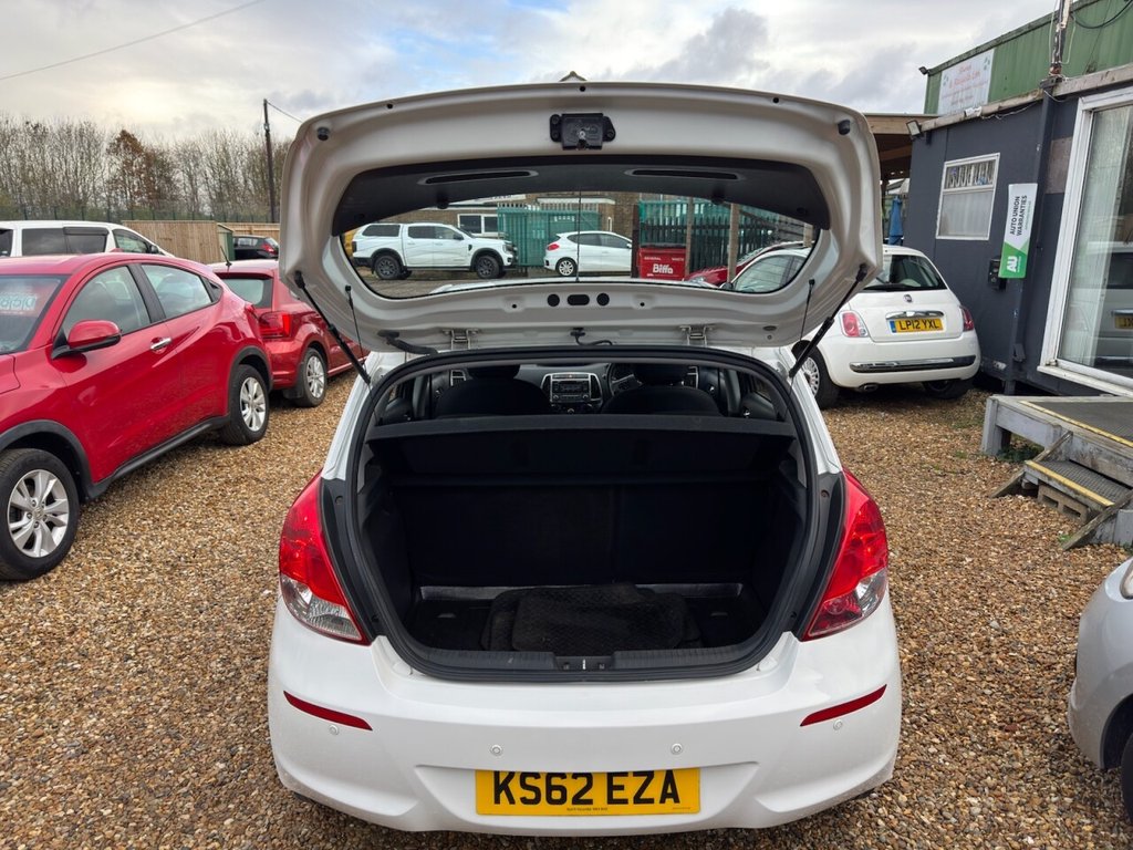 Used Hyundai i20 2013 for sale - 76632272: Photo 23