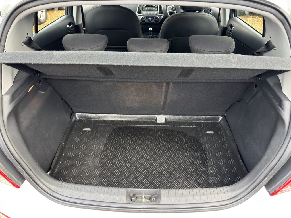 Used Hyundai i20 2013 for sale - 76632272: Photo 24