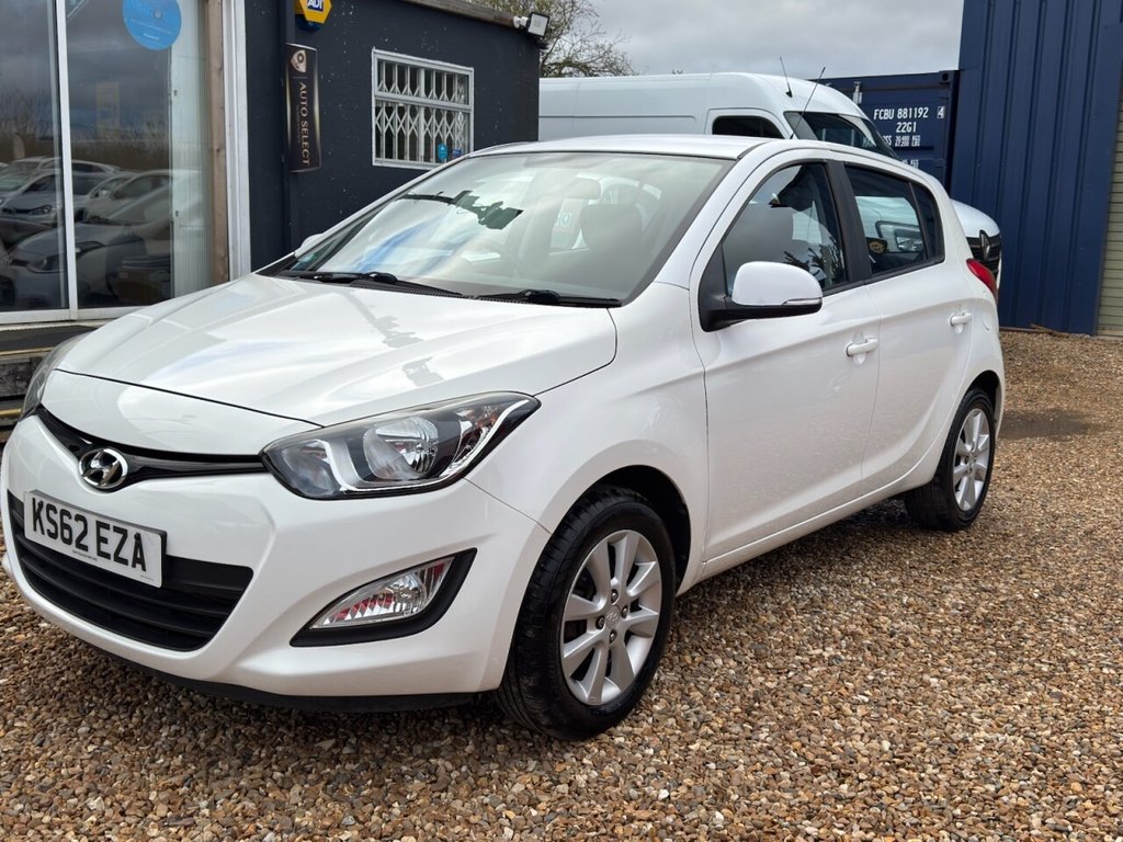 Used Hyundai i20 2013 for sale - 76632272: Photo 3