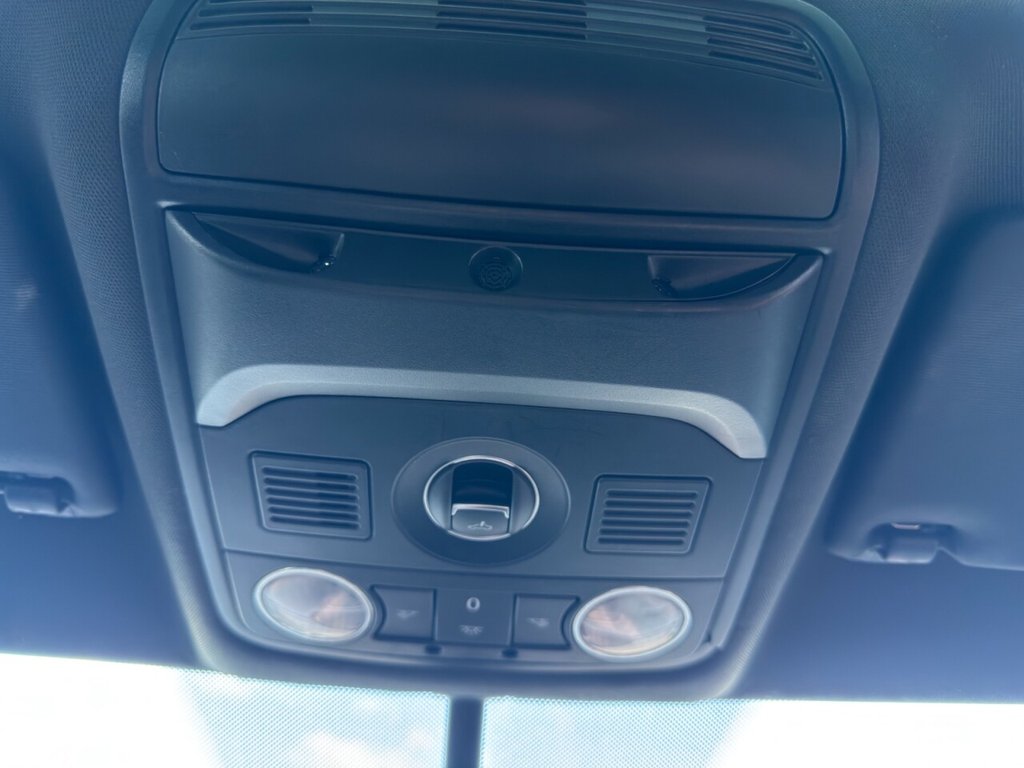 Used Volkswagen Scirocco 2011 for sale - 78043983: Photo 42