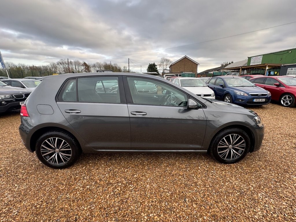 Used Volkswagen Golf 2018 for sale - 76559394: Photo 6