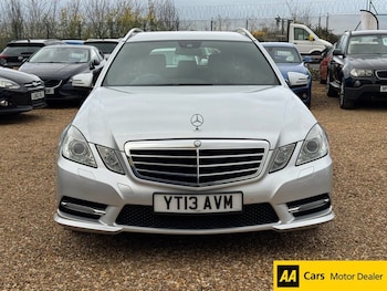 Used Mercedes-Benz E Class 2013 for sale - 76510209: Photo