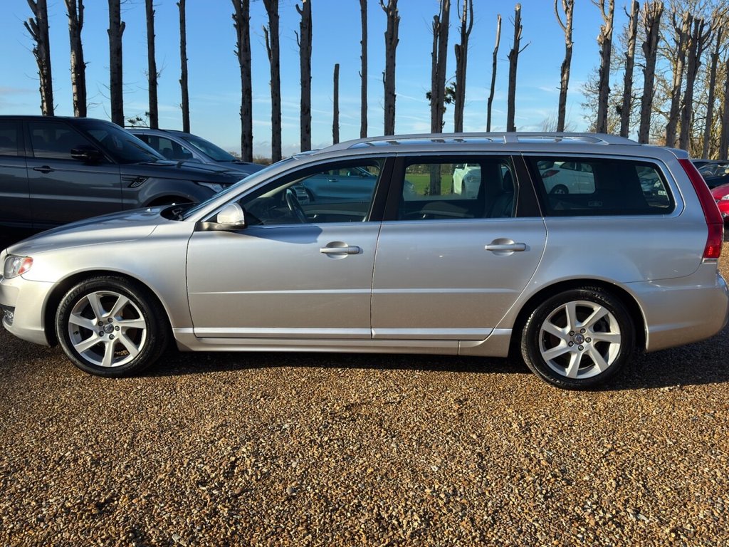 Used Volvo V70 2014 for sale - 77227231: Photo 6