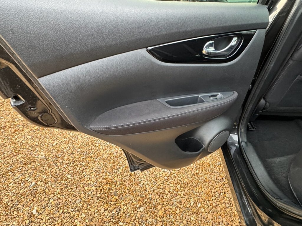 Used Nissan Qashqai 2015 for sale - 77200254: Photo 27