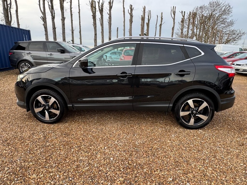 Used Nissan Qashqai 2015 for sale - 77200254: Photo 5