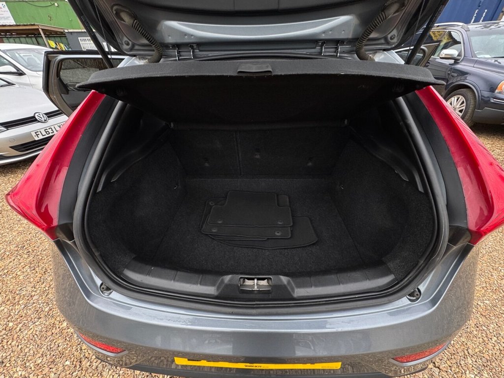 Used Volvo V40 2017 for sale - 77850091: Photo 16