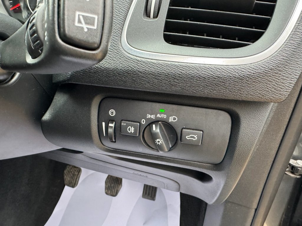 Used Volvo V40 2017 for sale - 77850091: Photo 18