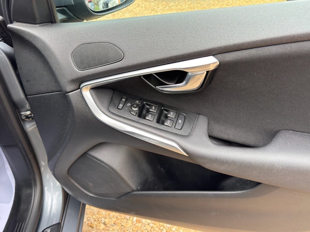 Used Volvo V40 2017 for sale - 77850091: Photo 19