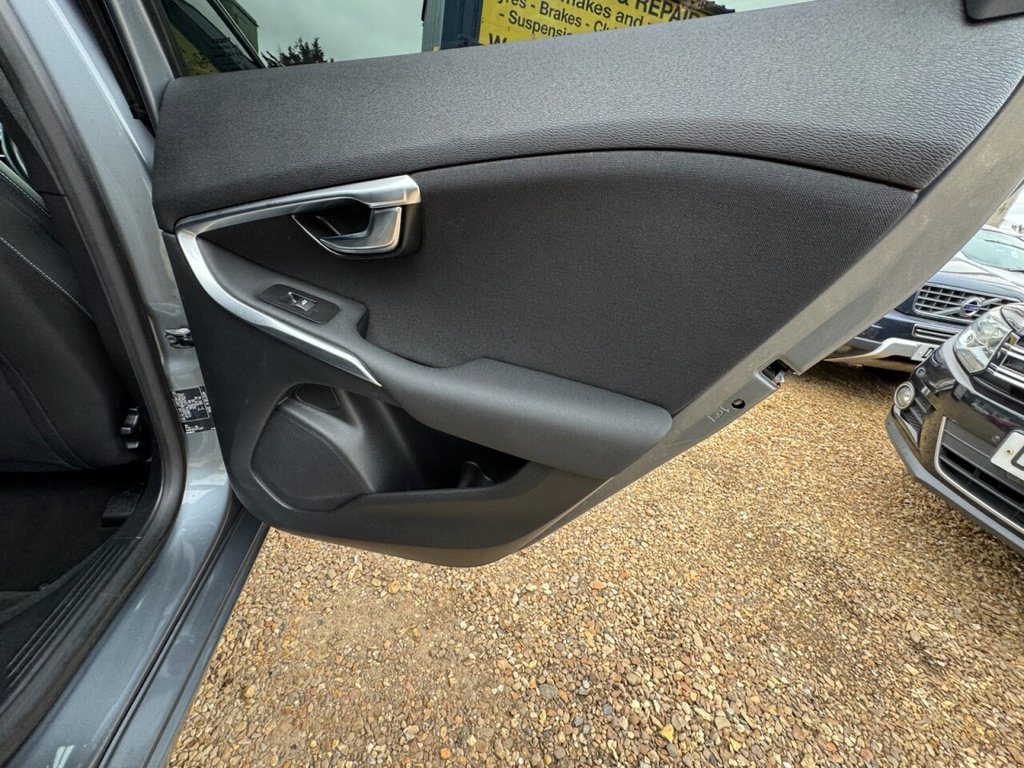 Used Volvo V40 2017 for sale - 77850091: Photo 36