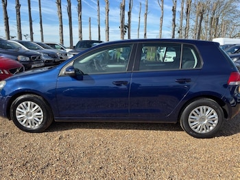 Used Volkswagen Golf 2009 for sale - 77720178: Photo