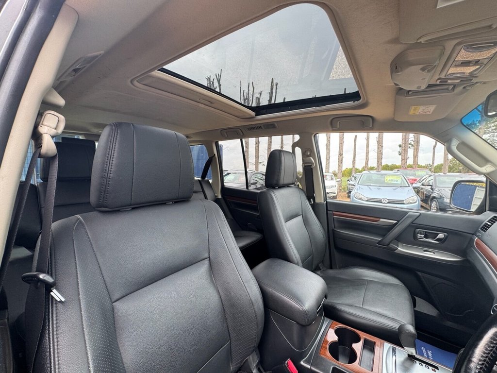 Used Mitsubishi Shogun 2013 for sale - 76132940: Photo 28