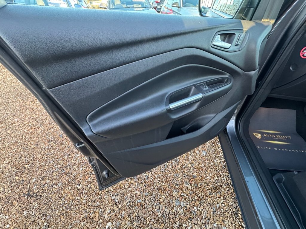 Used Ford Kuga 2016 for sale - 76654916: Photo 35