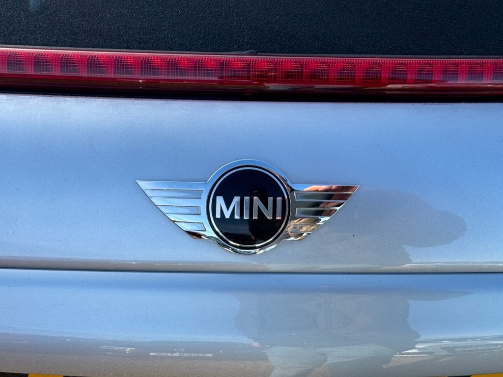 Used MINI Convertible 2010 for sale - 76841590: Photo 10