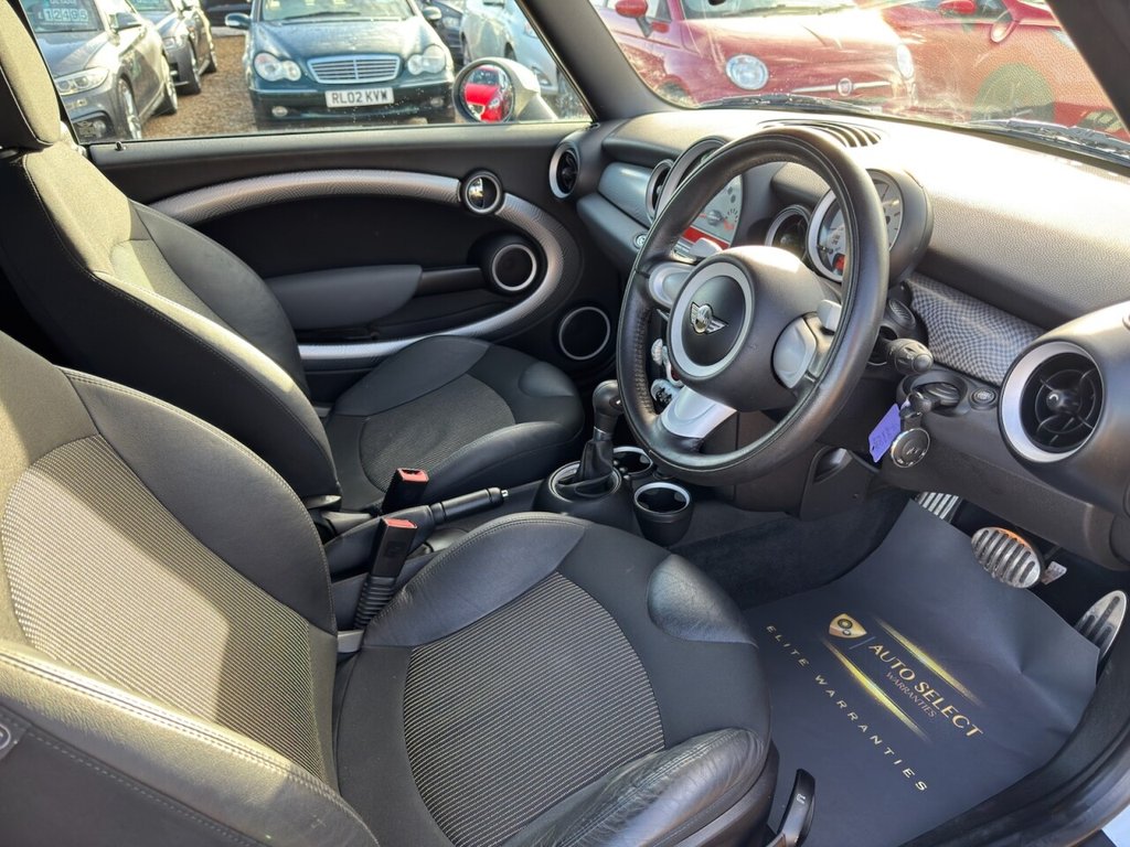 Used MINI Convertible 2010 for sale - 76841590: Photo 12