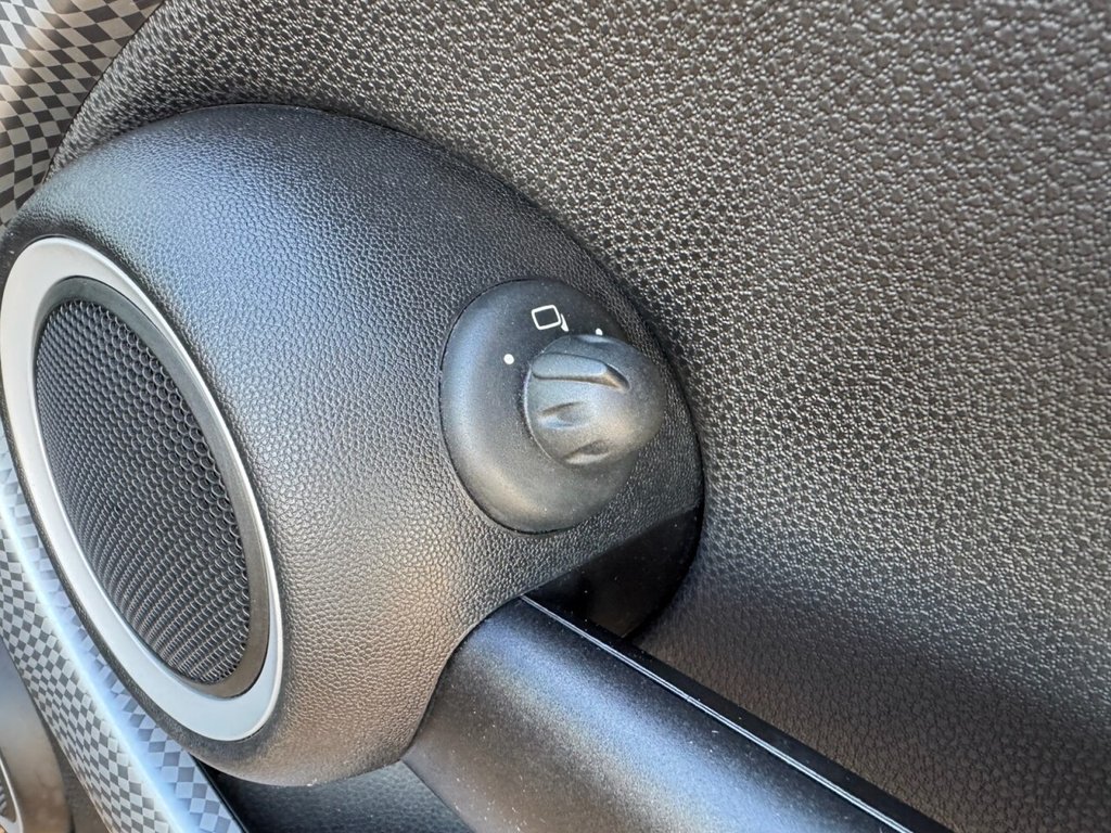 Used MINI Convertible 2010 for sale - 76841590: Photo 14