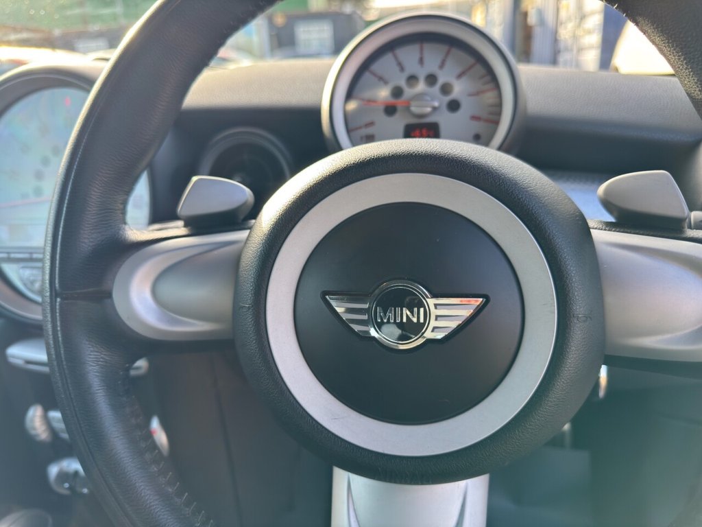 Used MINI Convertible 2010 for sale - 76841590: Photo 18