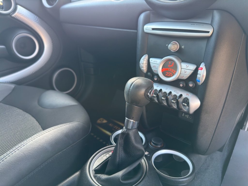 Used MINI Convertible 2010 for sale - 76841590: Photo 19