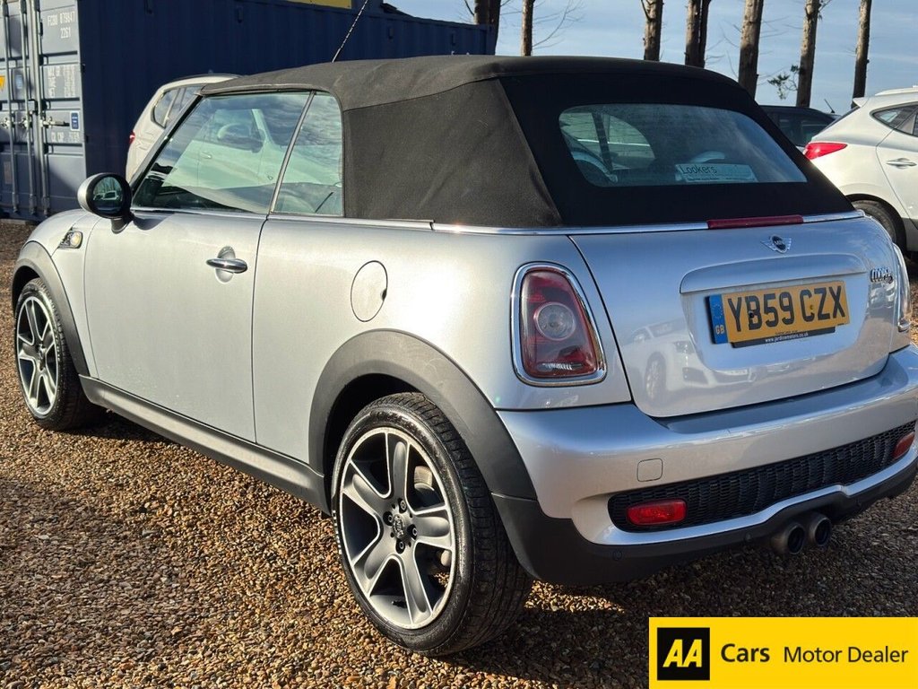 Used MINI Convertible 2010 for sale - 76841590: Photo 4