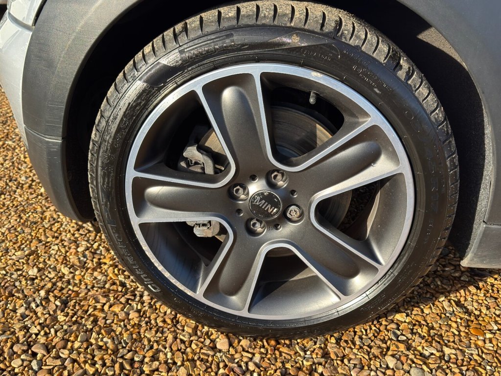 Used MINI Convertible 2010 for sale - 76841590: Photo 45