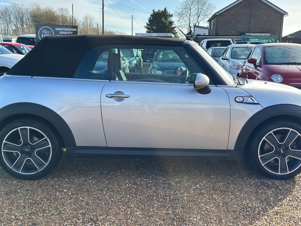 Used MINI Convertible 2010 for sale - 76841590: Photo 9