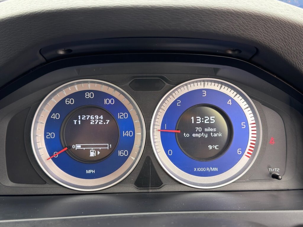 Used Volvo V60 2011 for sale - 77383696: Photo 17