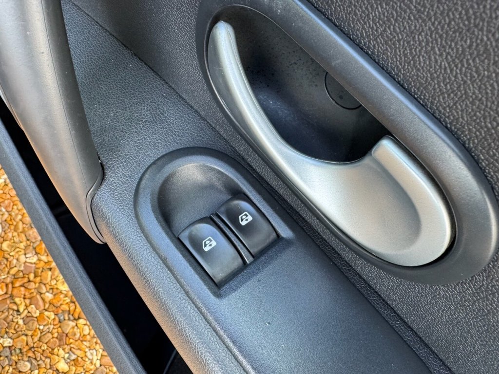 Used Renault Clio 2011 for sale - 77457558: Photo 15