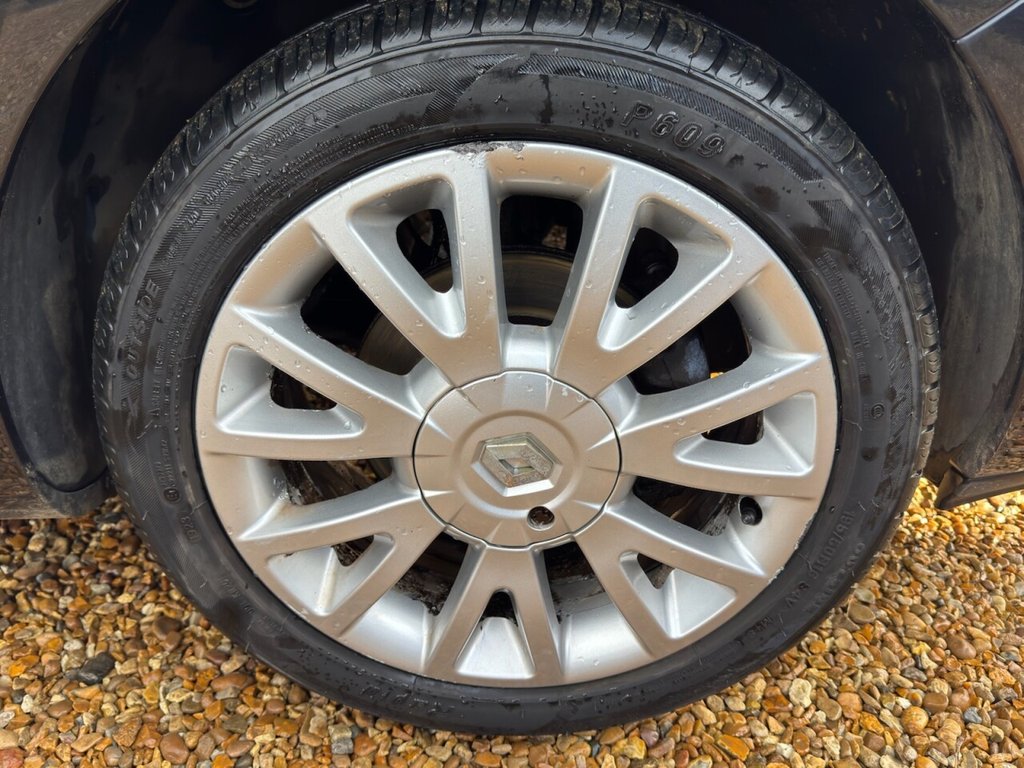 Used Renault Clio 2011 for sale - 77457558: Photo 30