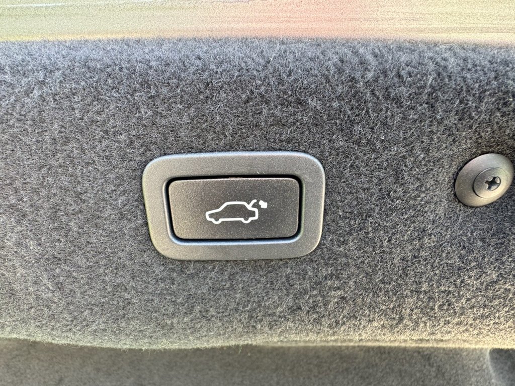 Used Jaguar XF 2016 for sale - 76546381: Photo 11