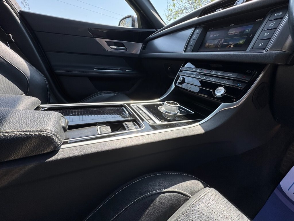 Used Jaguar XF 2016 for sale - 76546381: Photo 24