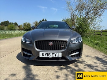 Used Jaguar XF 2016 for sale - 76546381: Photo