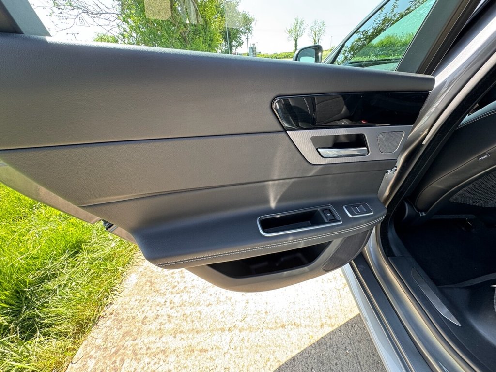 Used Jaguar XF 2016 for sale - 76546381: Photo 39