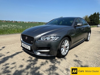 Used Jaguar XF 2016 for sale - 76546381: Photo