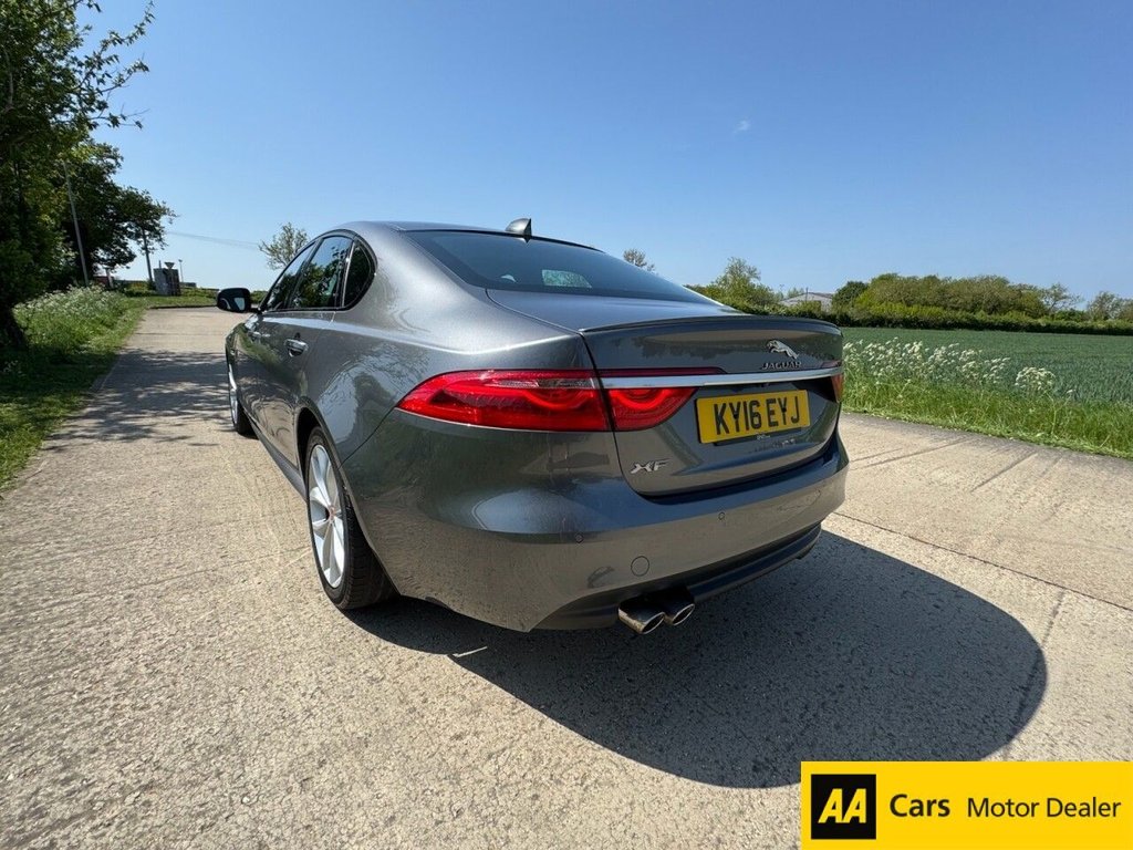 Used Jaguar XF 2016 for sale - 76546381: Photo 4