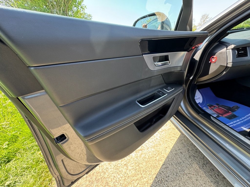 Used Jaguar XF 2016 for sale - 76546381: Photo 44