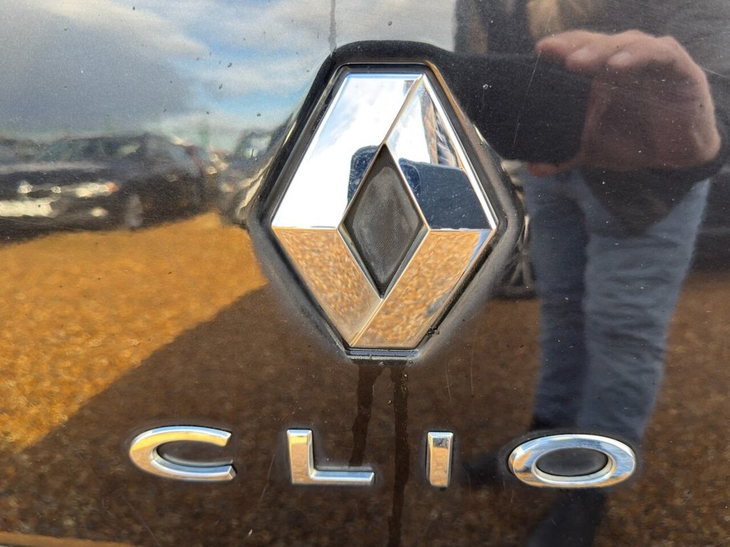 Used Renault Clio 2011 for sale - 78219259: Photo 11