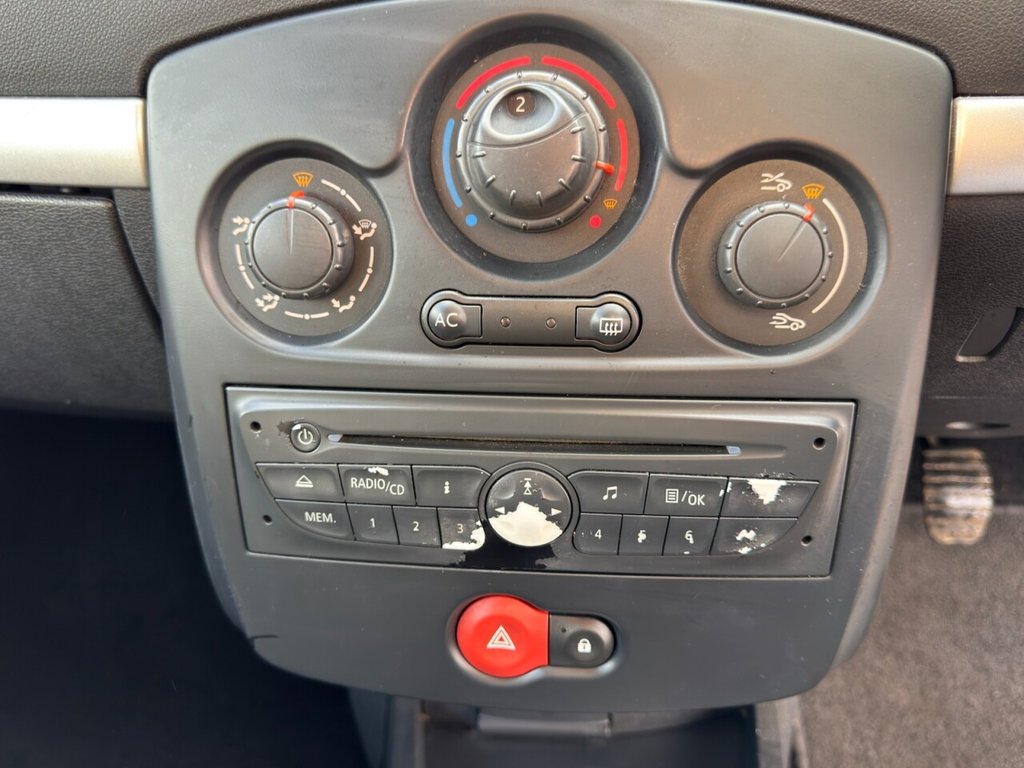 Used Renault Clio 2011 for sale - 78219259: Photo 20