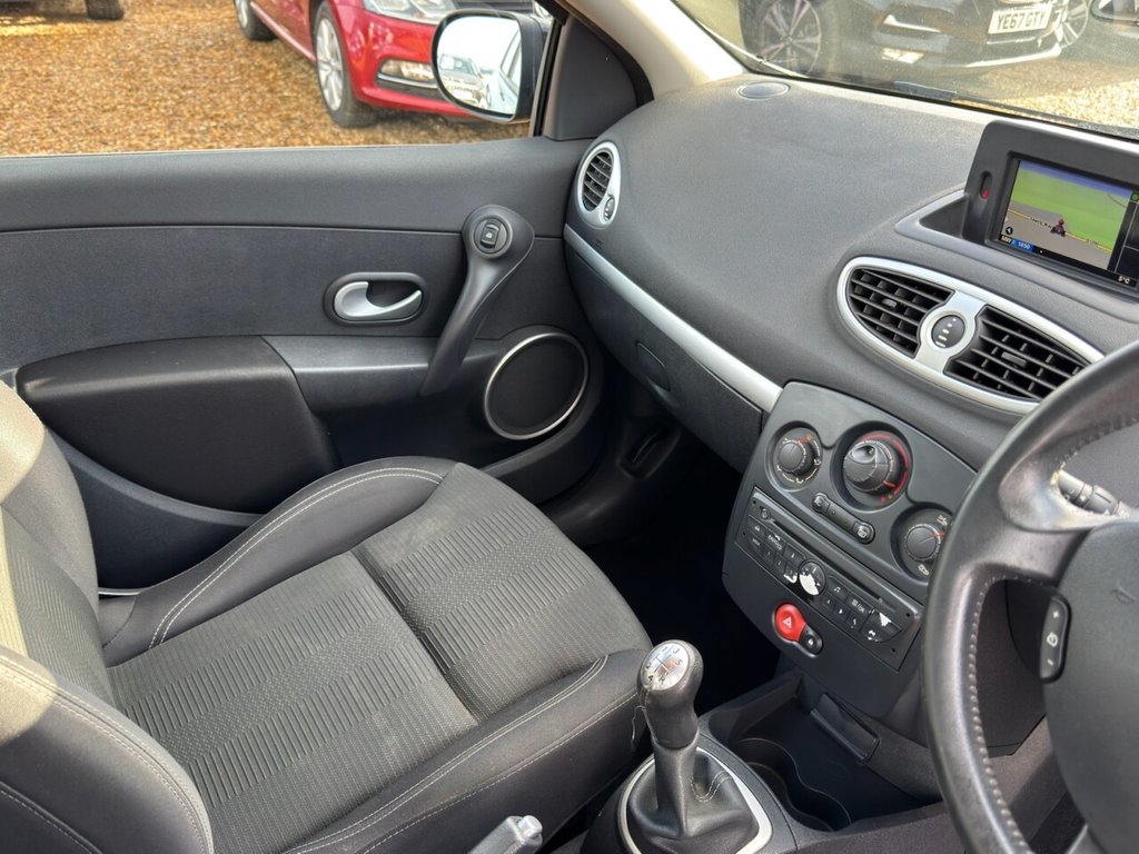Used Renault Clio 2011 for sale - 78219259: Photo 26