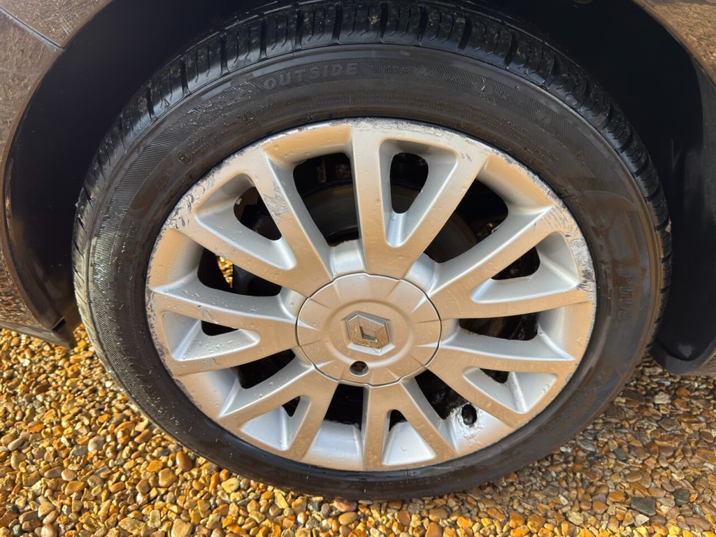 Used Renault Clio 2011 for sale - 78219259: Photo 33