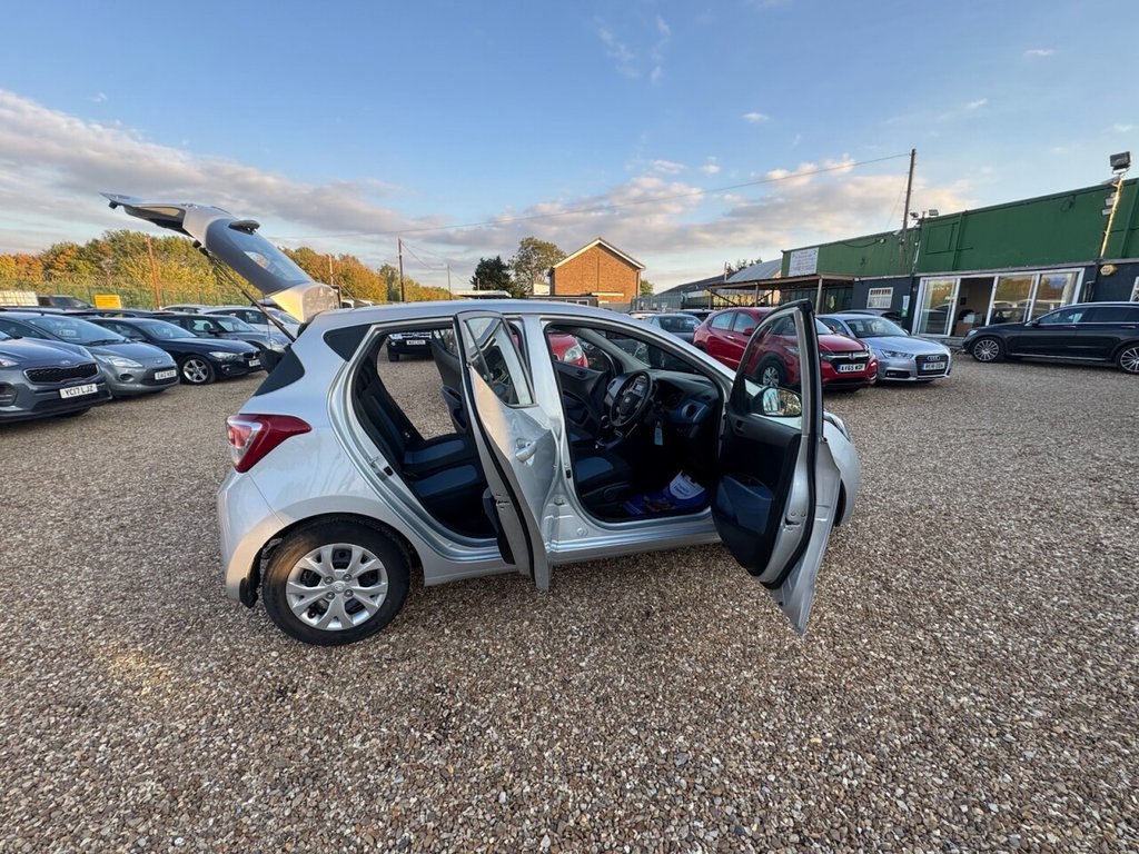 Used Hyundai i10 2014 for sale - 76119126: Photo 41