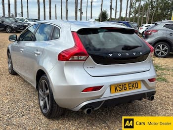 Used Volvo V40 2016 for sale - 79829011: Photo