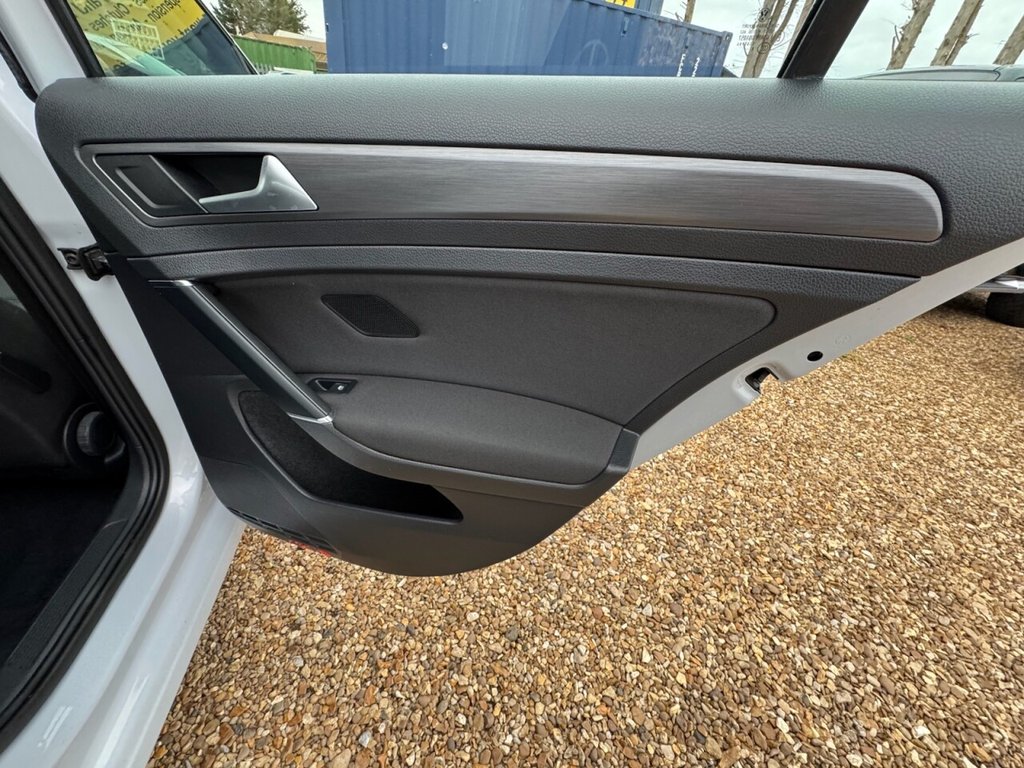 Used Volkswagen Golf 2018 for sale - 76202938: Photo 31