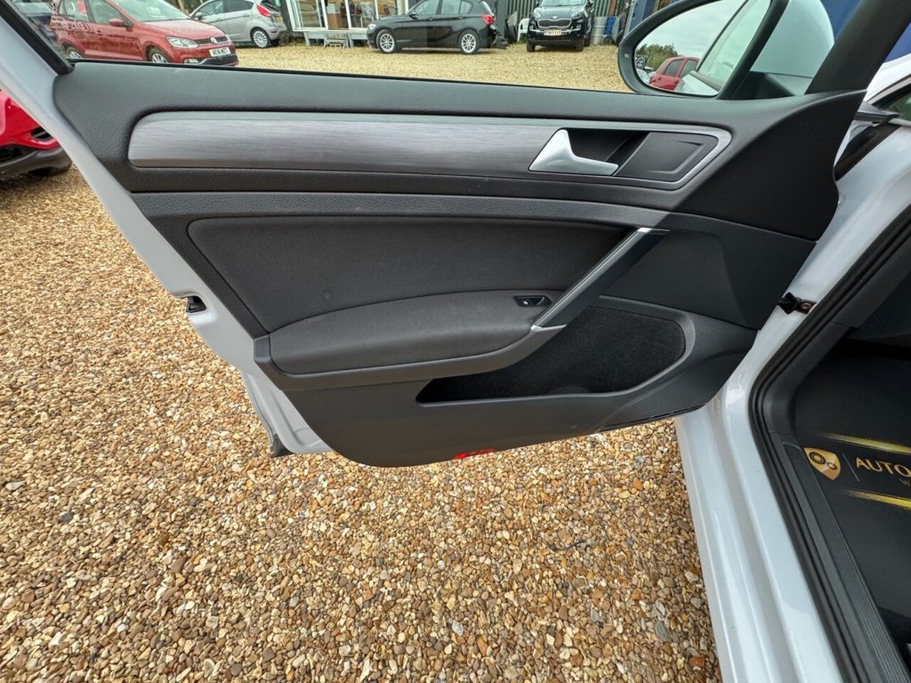 Used Volkswagen Golf 2018 for sale - 76202938: Photo 35