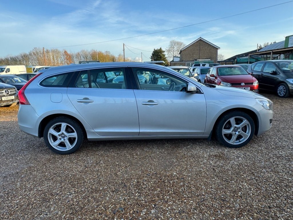 Used Volvo V60 2012 for sale - 77356236: Photo 10