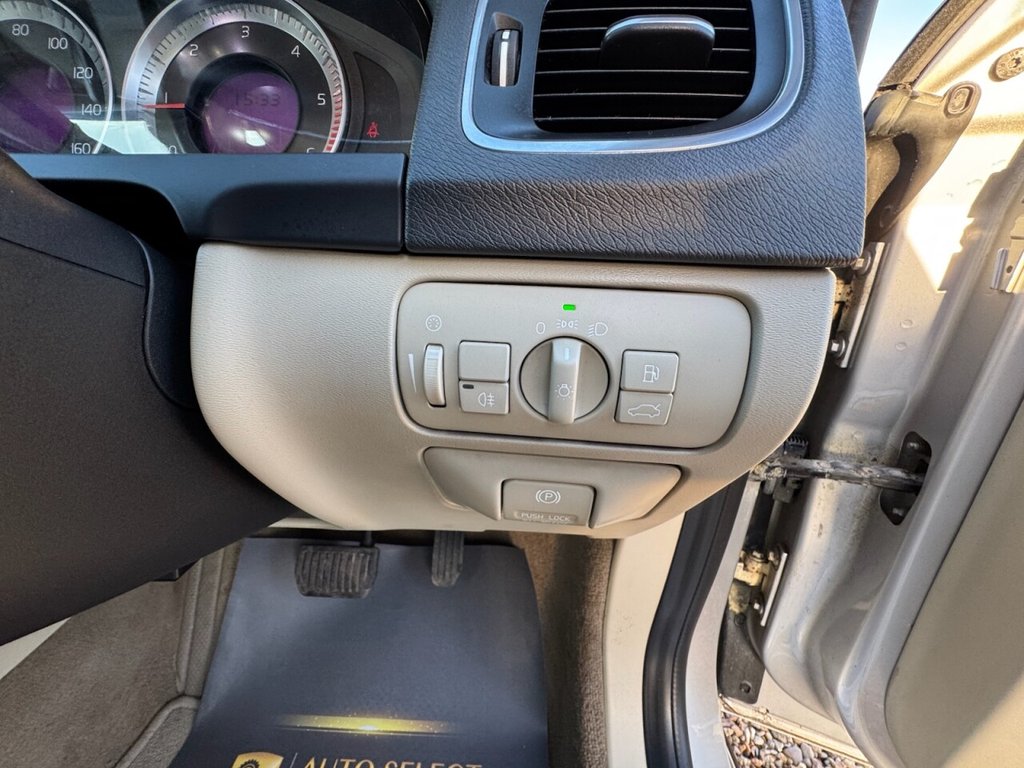 Used Volvo V60 2012 for sale - 77356236: Photo 16